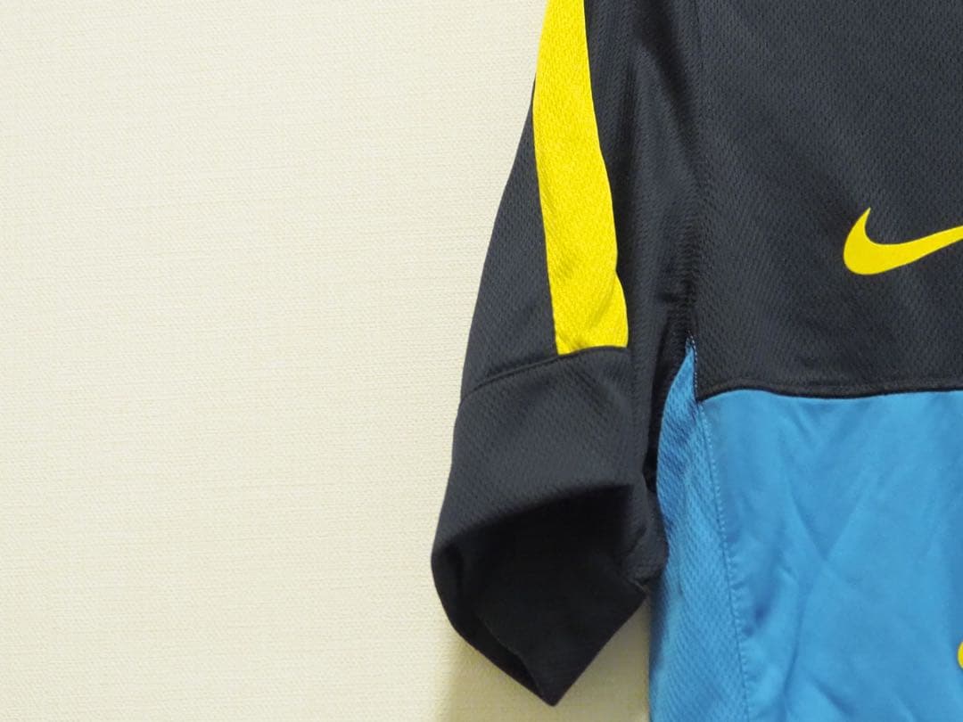 【希少】Nike FC Barcelona サッカー　ユニフォームスポーツ　M