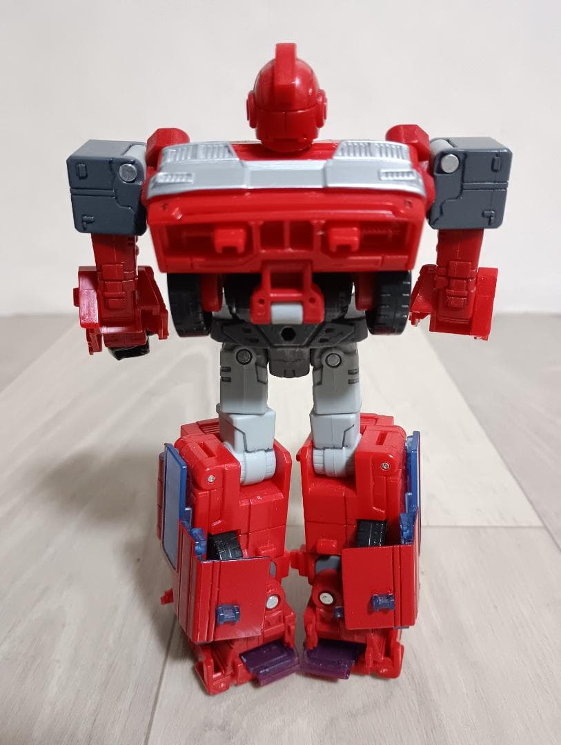 トランスフォーマー　スタジオシリーズ　SS-97　アイアンハイド