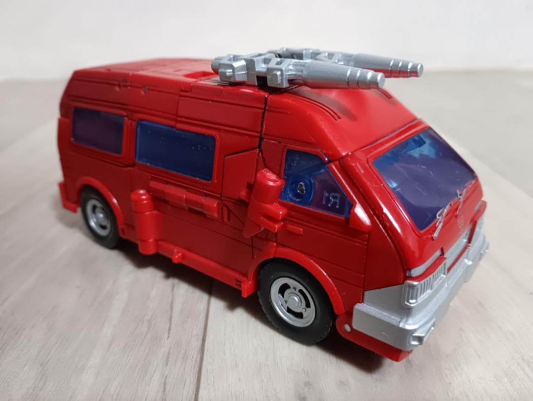トランスフォーマー　スタジオシリーズ　SS-97　アイアンハイド