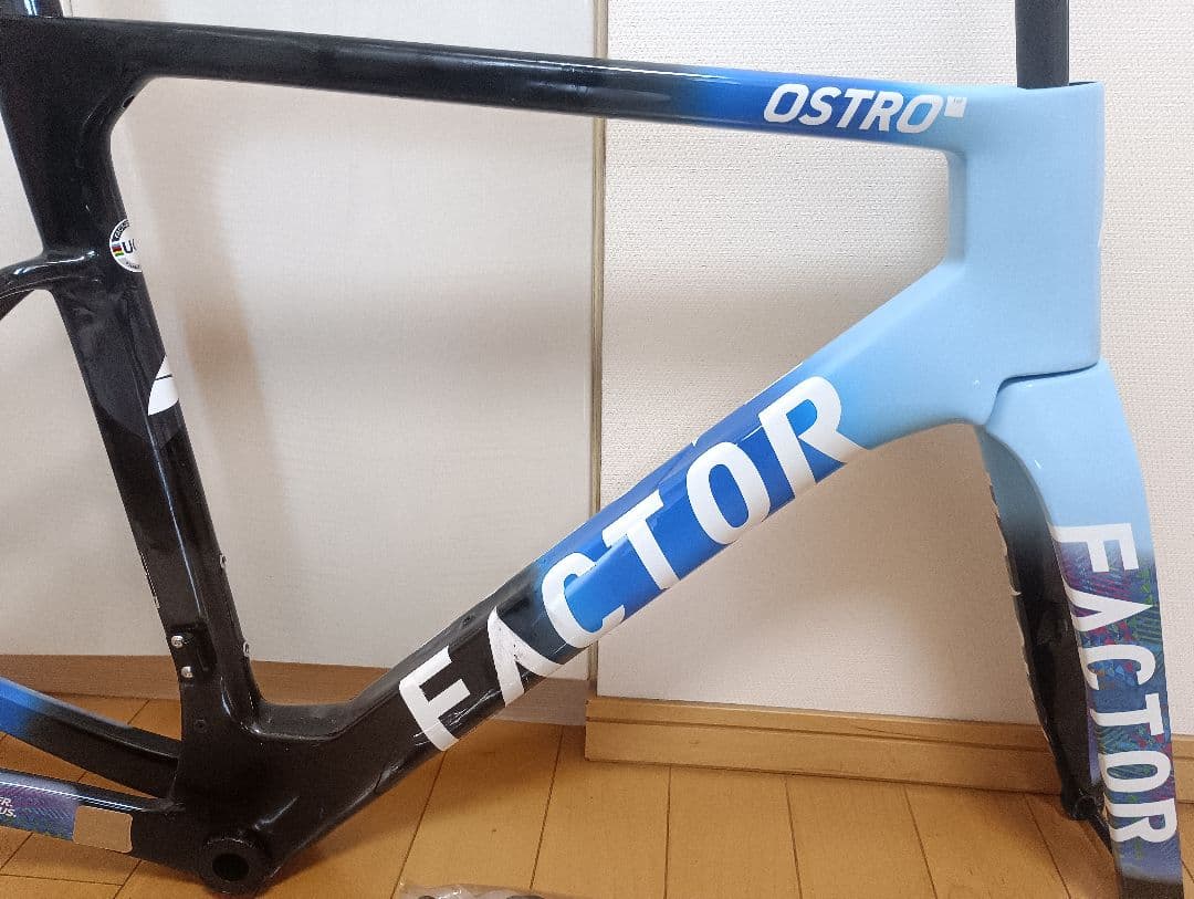 中華カーボンフレーム FACTOR ostro vam仕様