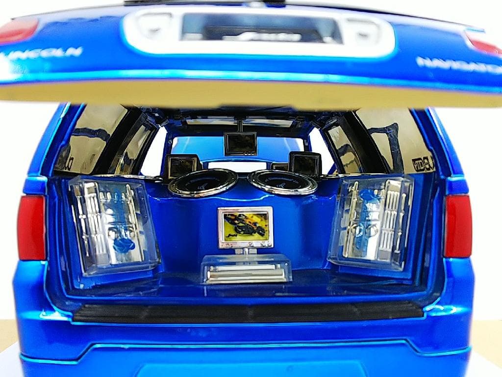 ジャダトイズ 1/18 リンカーン ナビゲーター ブルー ダイキャストモデルカー