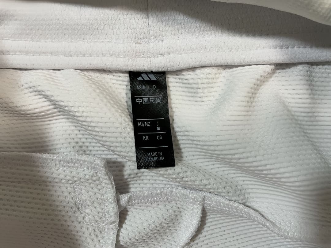 春物新品　タグ付き　アディダス adidas セットアップ　アダプテーション