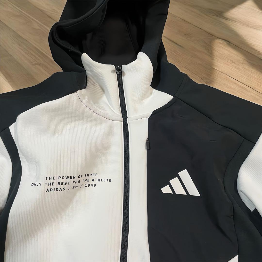 春物新品　タグ付き　アディダス adidas セットアップ　アダプテーション