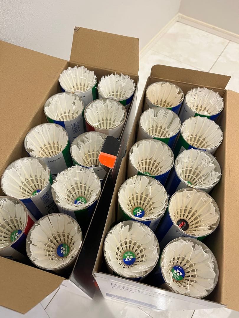 バドミントン中古シャトル　ヨネックス