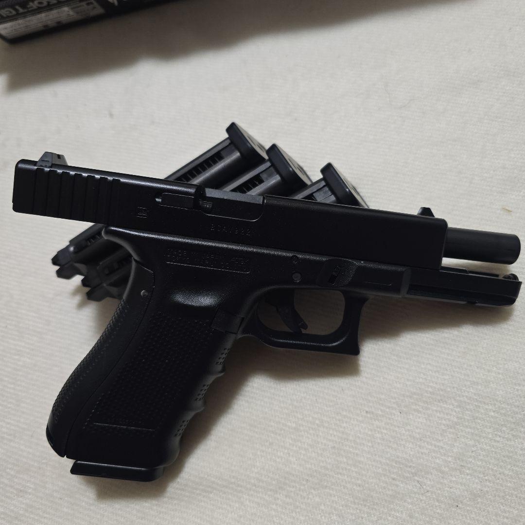 東京マルイ グロック17 Gen4 予備マガジン3つ付き