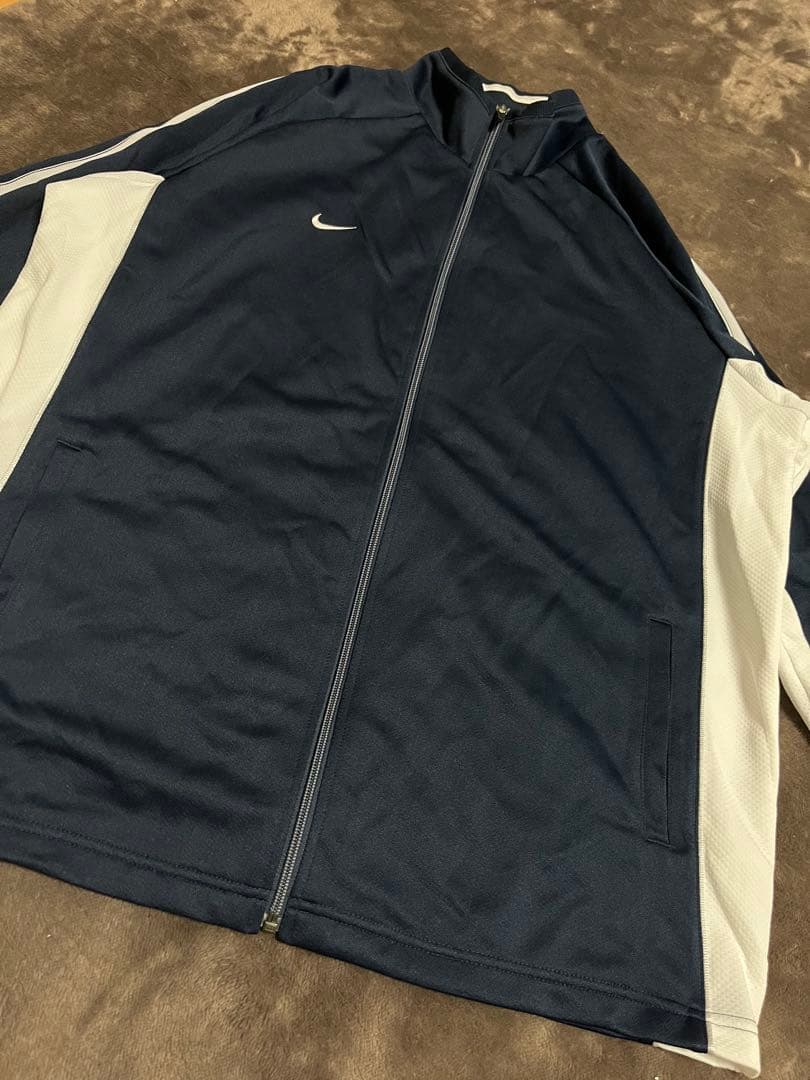 NIKE ナイキ　ジャケット　ワンポイントロゴ