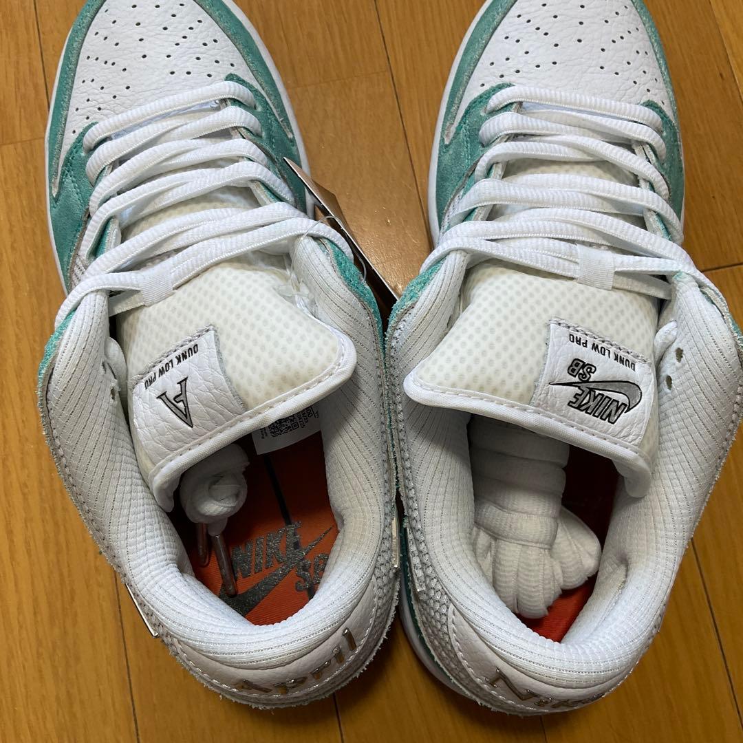 スケートボード APRIL Nike sb Dunk Low Pro