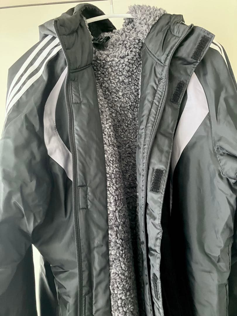 adidasアディダス　中綿　ベンチコート　スポーツ　防寒着　アウトドア　内ボア