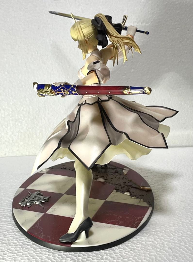 【送料無料】Fate セイバーリリィ 勝利すべき黄金の剣 フィギュア
