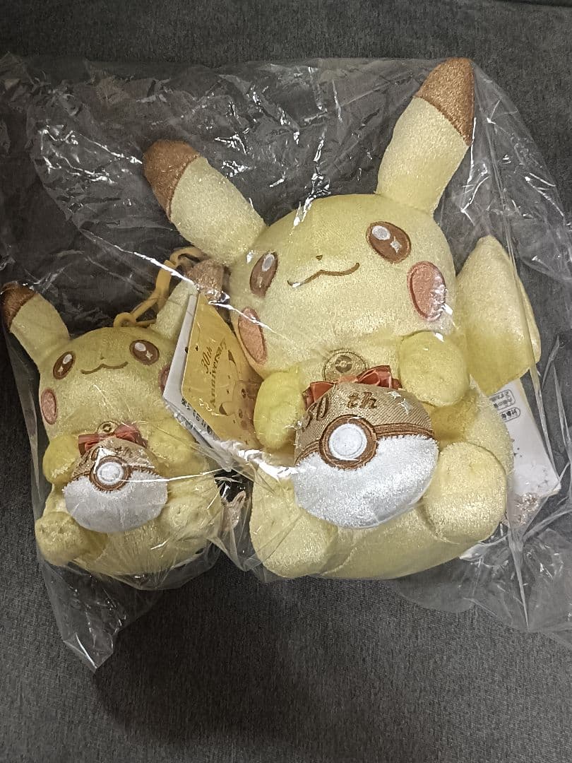 セット　ポケモンセンター　30周年記念ぬいぐるみ ピカピカ　ポケセン　ピカチュウ