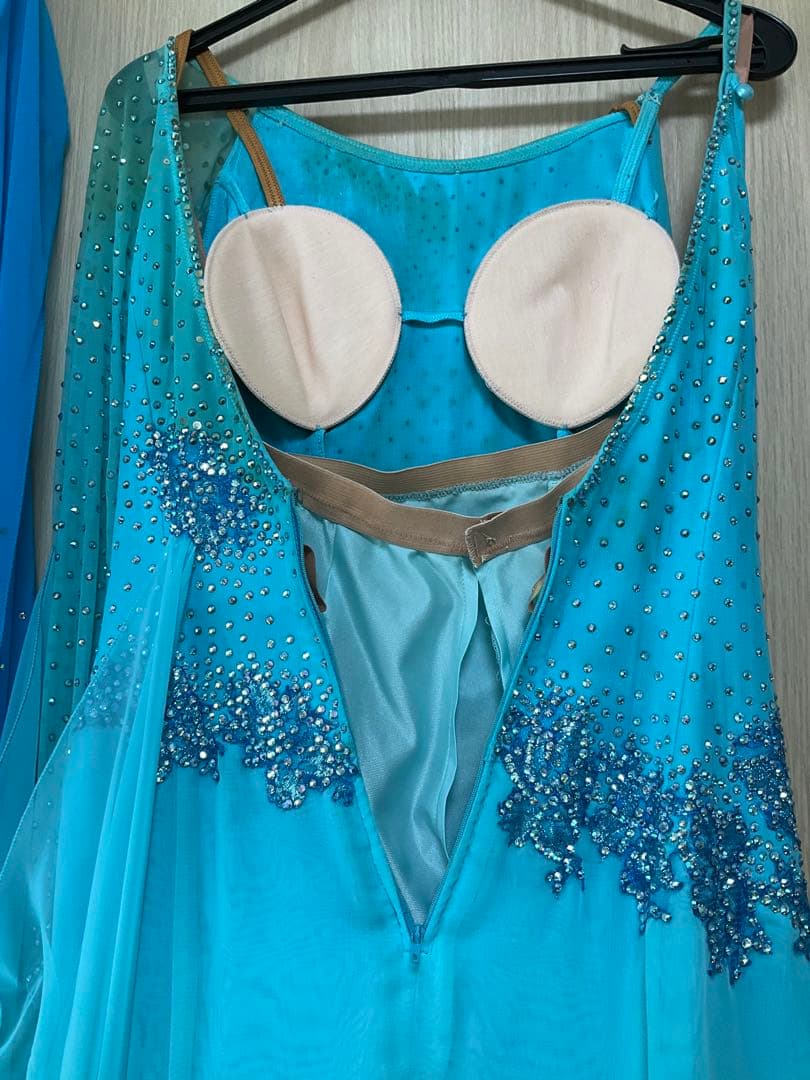 美品　タカダンス　社交ダンススタンダードドレス　豪華なスワロフスキー　競技用