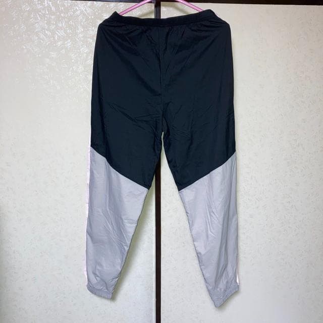 ナイキ ナイロンパンツ サイドボタン 黒 灰 ピンク ウィメンズ Mサイズ