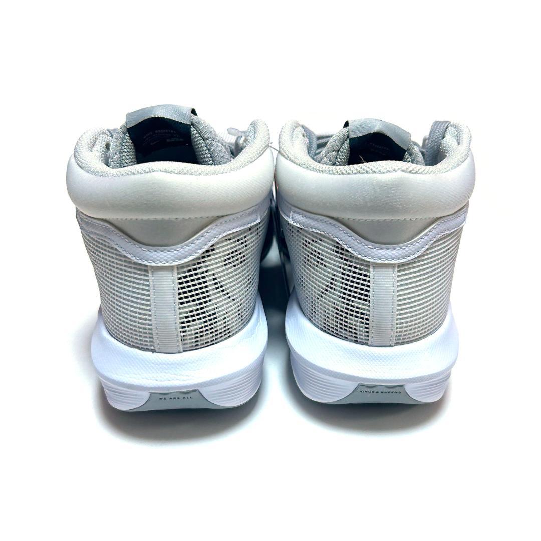 新品　NIKE　箱付き　25.5㎝　ナイキ　レブロン ウィットネス8 ホワイト