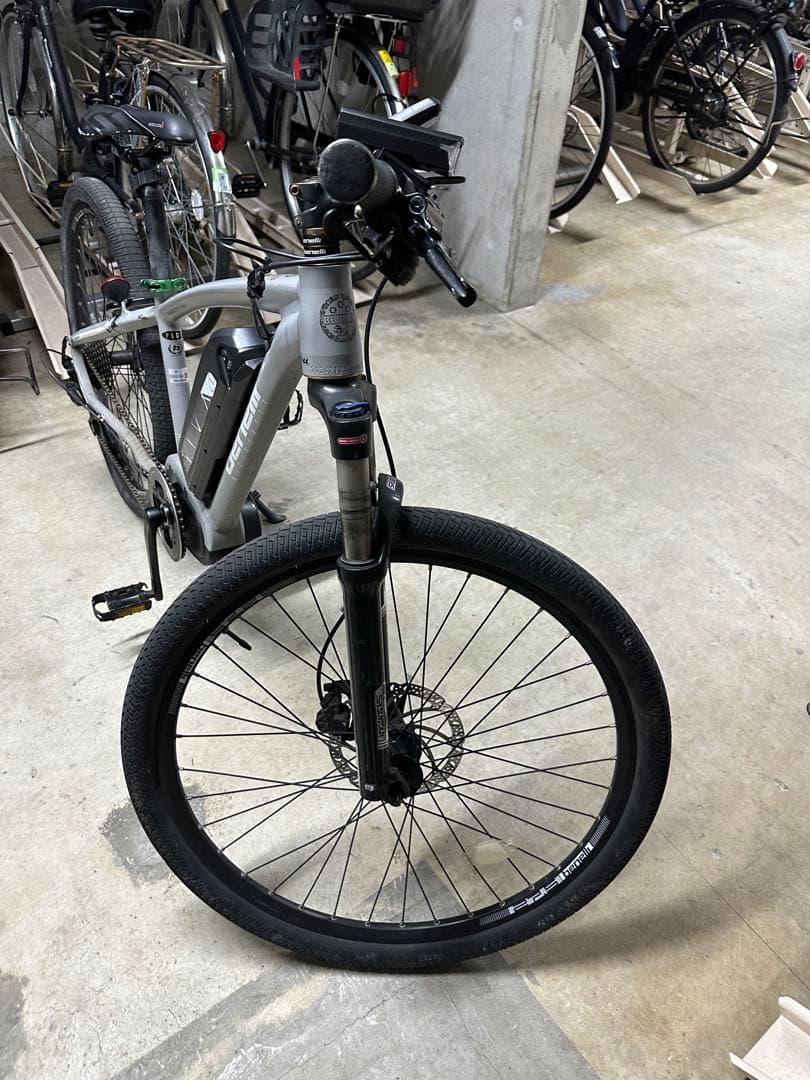 電動アシスト自転車 スポーツタイプ　ベネリ