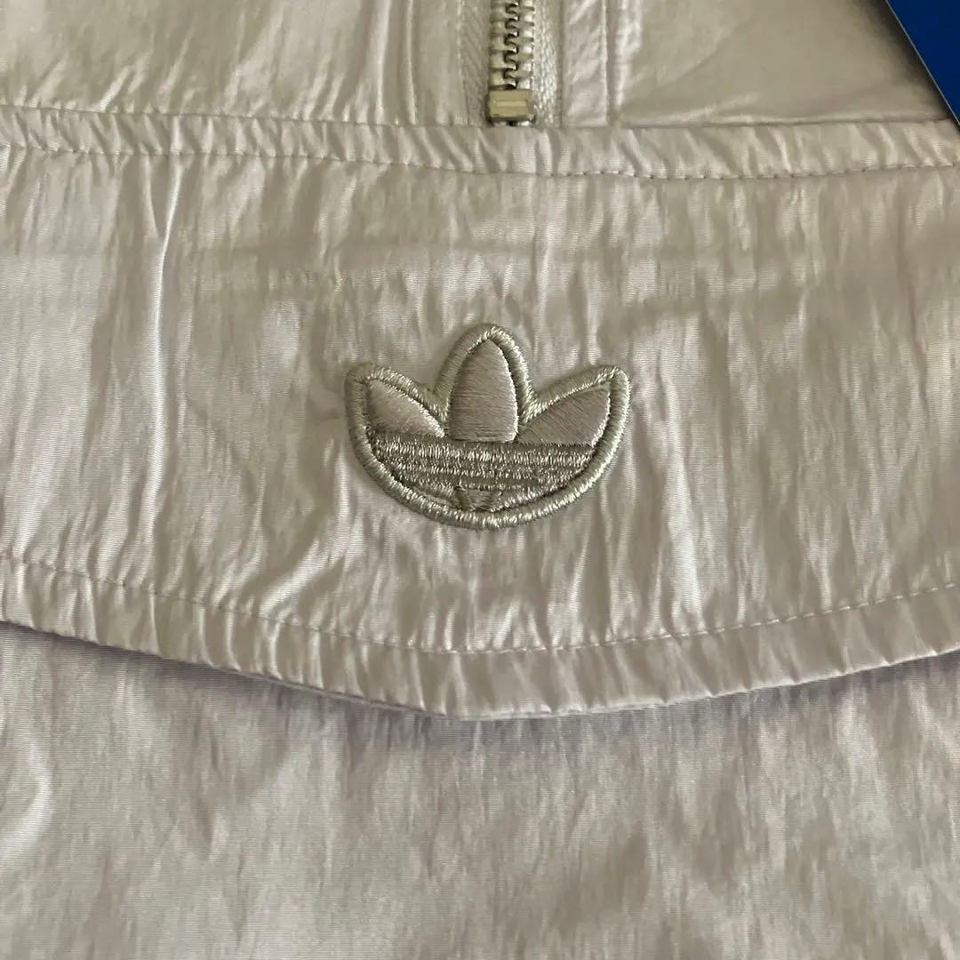 adidas ウィンドブレーカー ホワイト