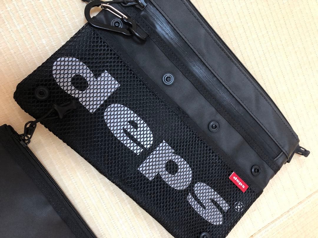 美品 希少 デプス deps サコッシュ