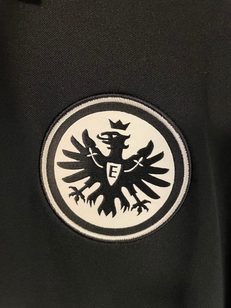 フランクフルト　ホームユニフォーム(2021/22)