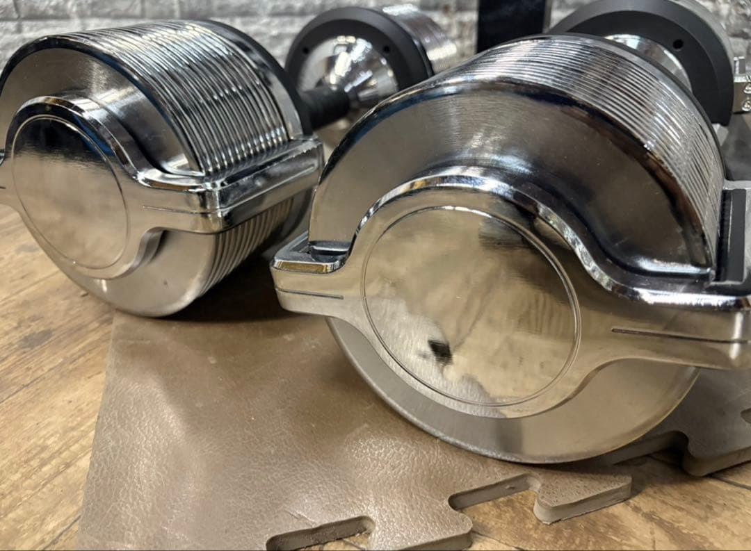 可変式ダンベル 専用台付き 32Kg×2/1Kg刻み トレーニング