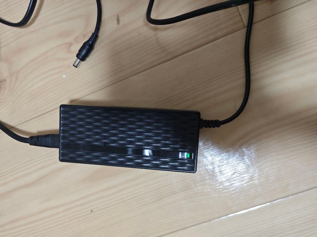 【美品】Hold On Q10 電動自転車用 充電器