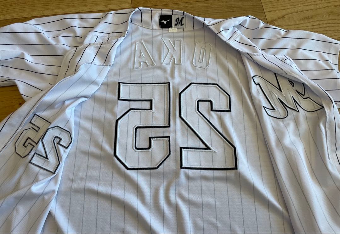【美品】千葉ロッテマリーンズ 岡大海選手 レプリカユニフォーム Mサイズ