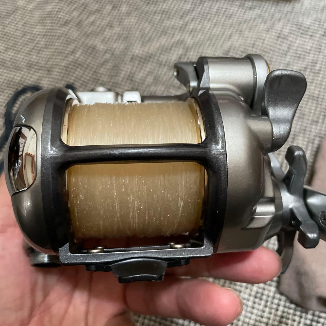 RYOBI 電動リール デジタルディスプレイ付きVS700AC