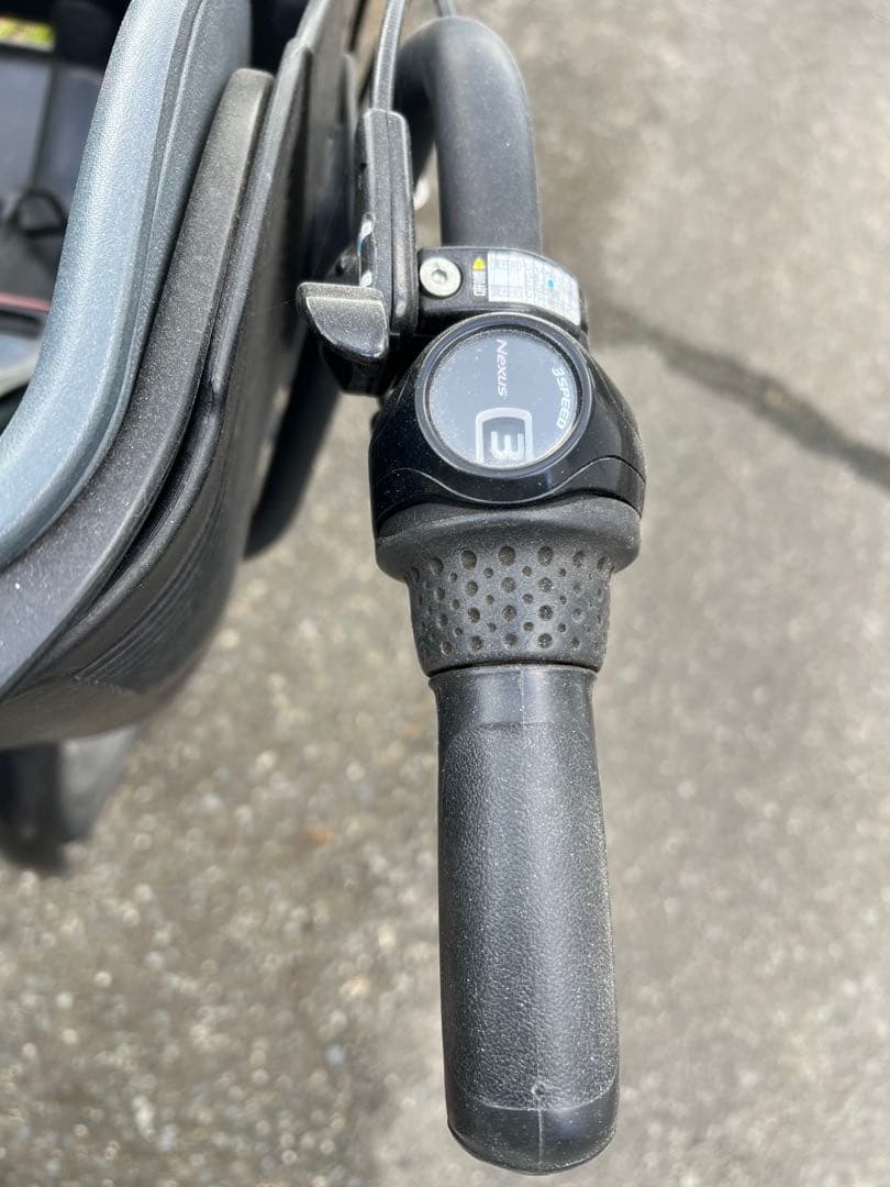 名古屋発三人乗り電動アシスト自転車 チャイルドシート付き