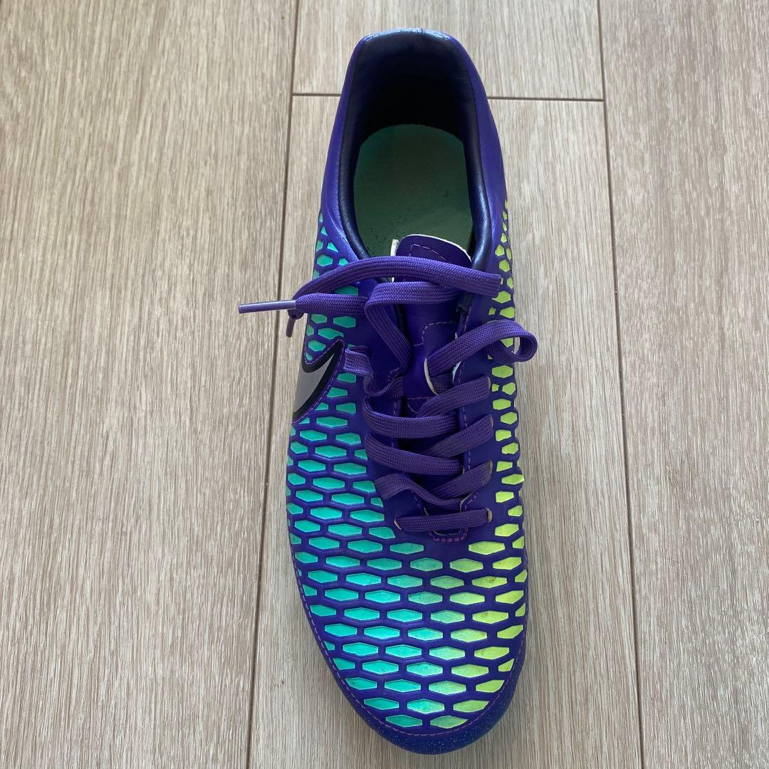 使用わずか美品NIKE サッカースパイク25.5