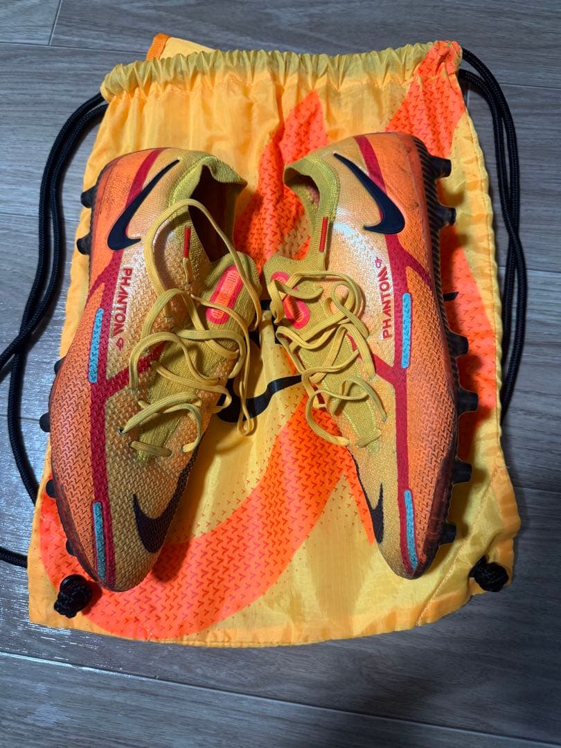 Nike Phantom GTサッカーシューズ オレンジ/イエロー