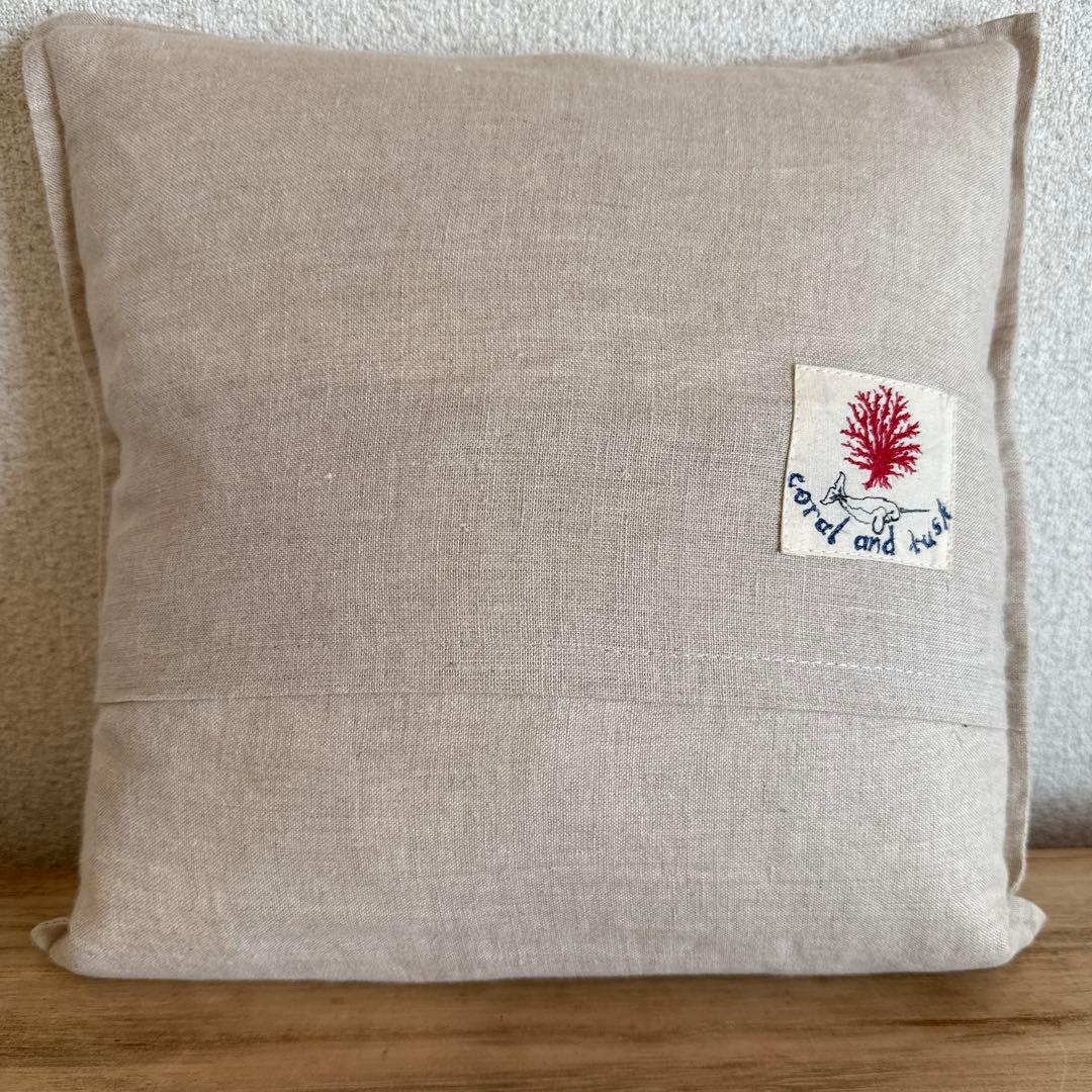 もも助出品　CORAL & TUSK クッション クマ刺繍&あらいぐま