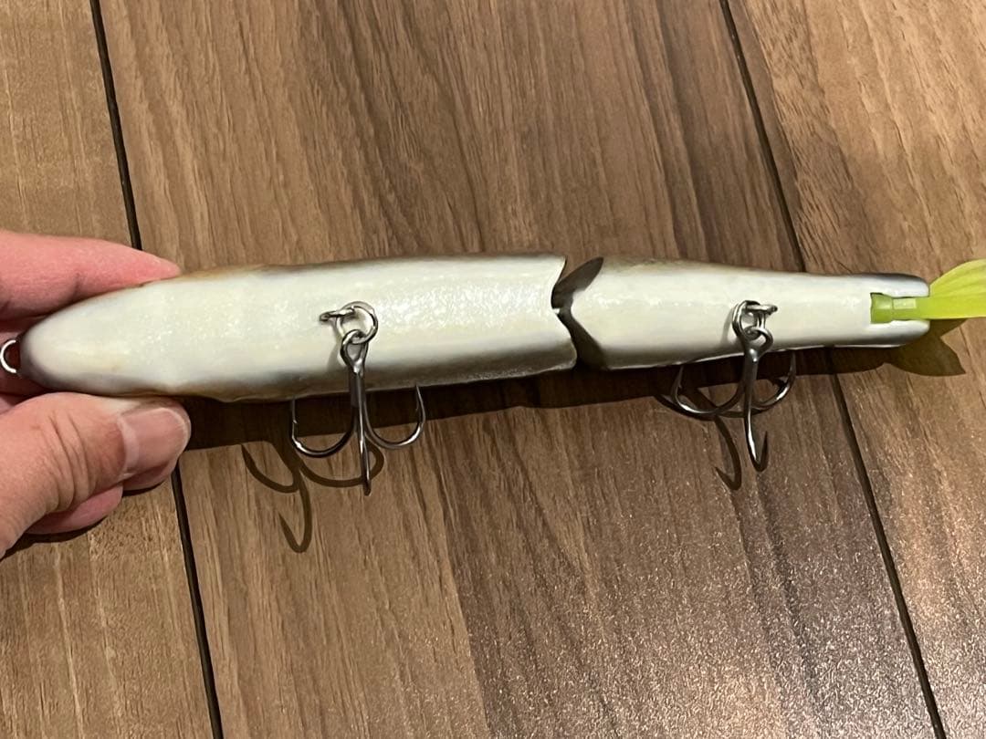 ジョインテッドクローマグナム 魚皮