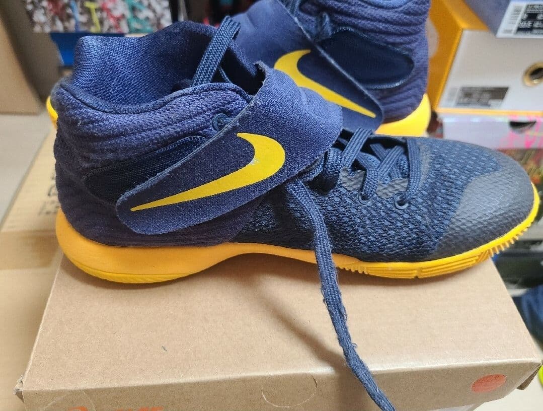 KYRIE2 GS バスケ バッシュ NIKE
