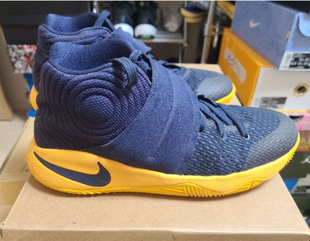 KYRIE2 GS バスケ バッシュ NIKE