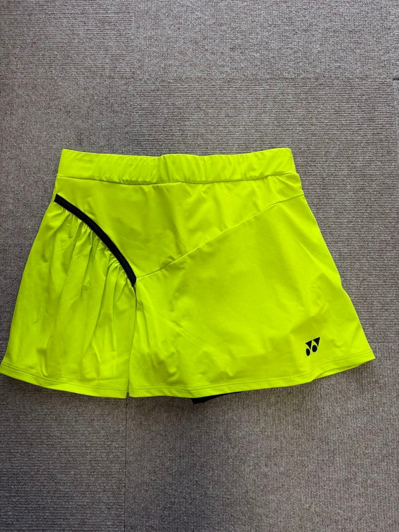 【新品】2026ss最新　YONEX プリーツスカート L
