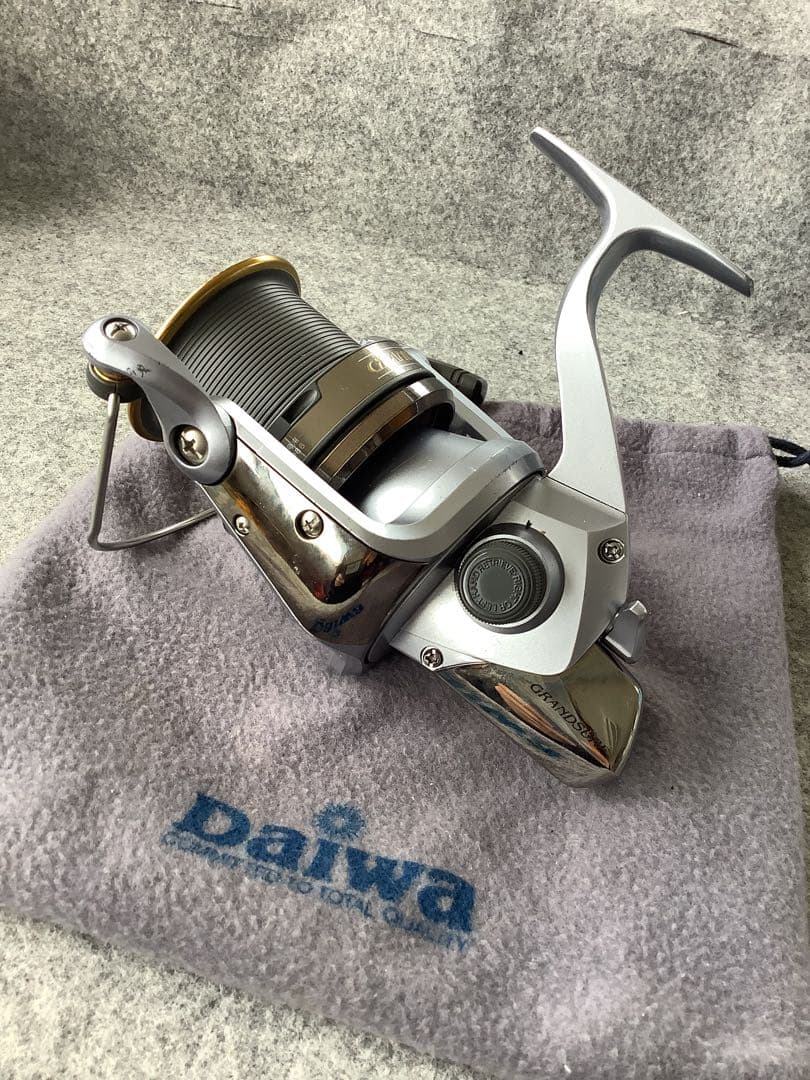 Daiwaリール　GRANDSURF 35 シルバー 収納袋付き　2台セット！