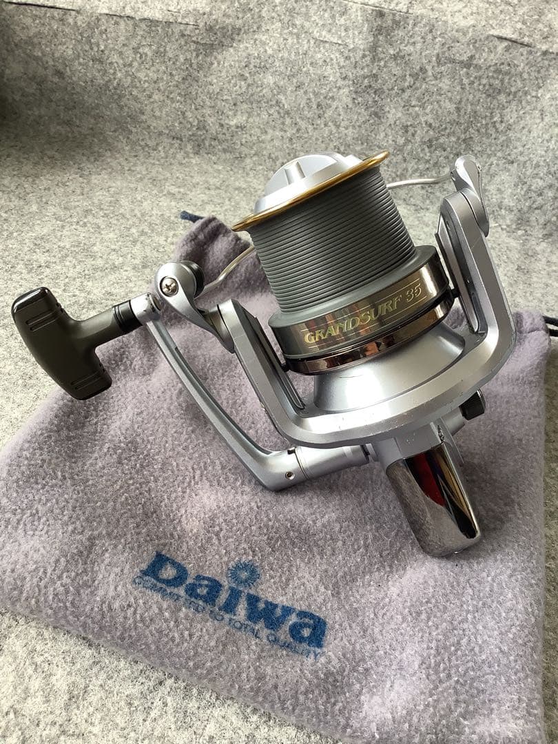 Daiwaリール　GRANDSURF 35 シルバー 収納袋付き　2台セット！