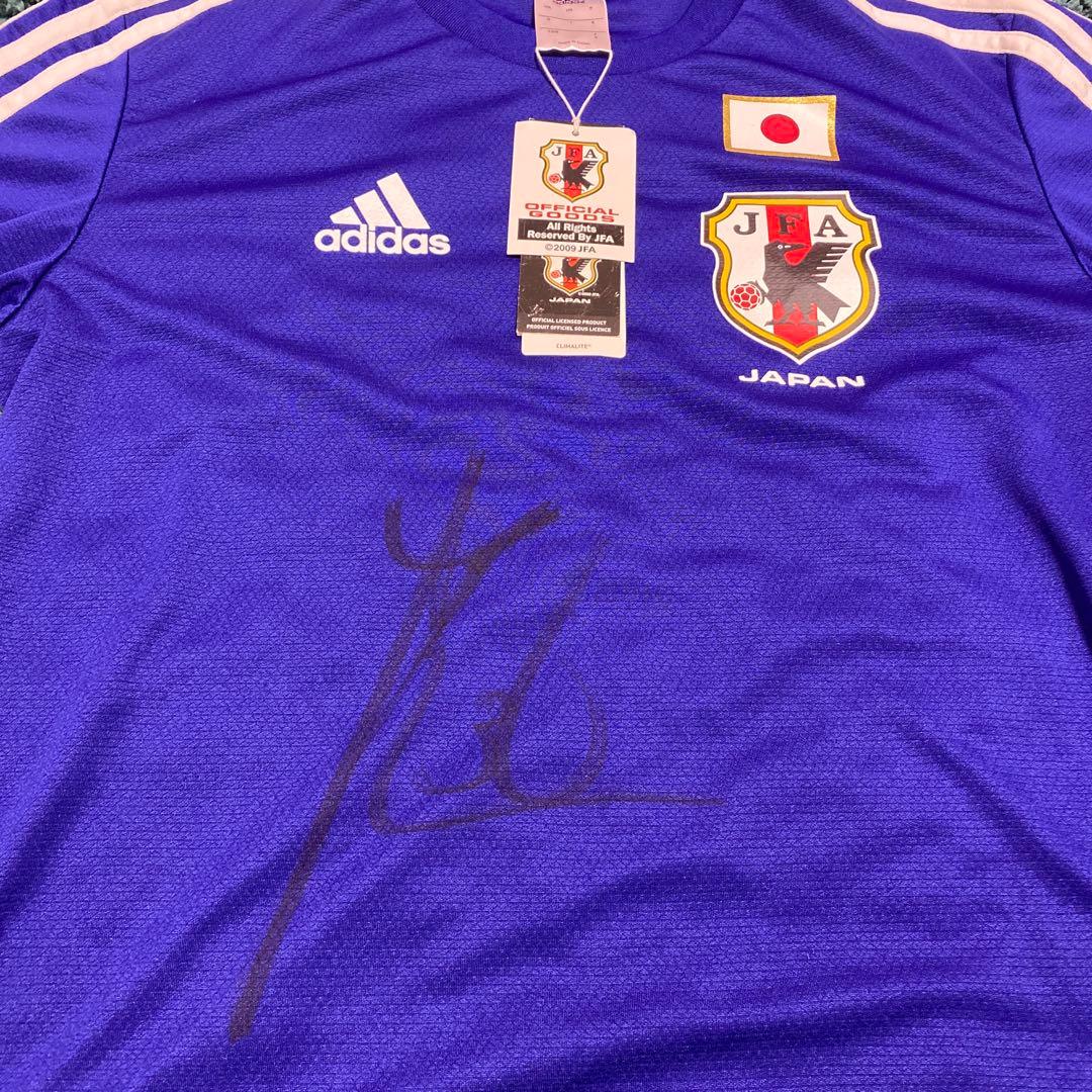元サッカー日本代表巻誠一郎選手のサイン入りシャツ