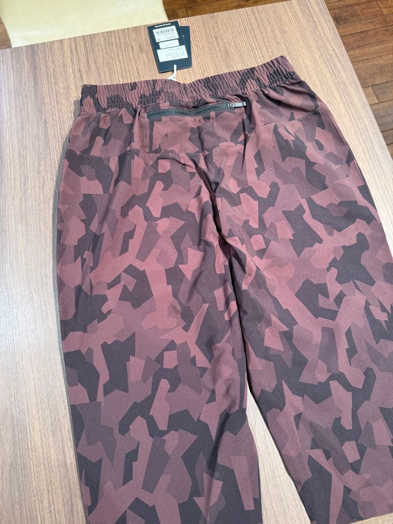 【新品】　　SAYSKY ランニングパンツ　Ｓサイズ
