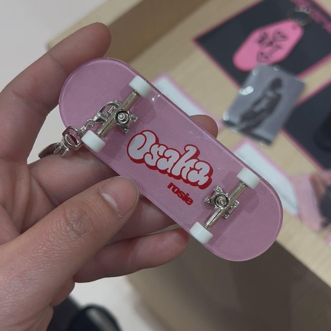 アイドル Rosie x Osaka Skatebroad Keyring RED