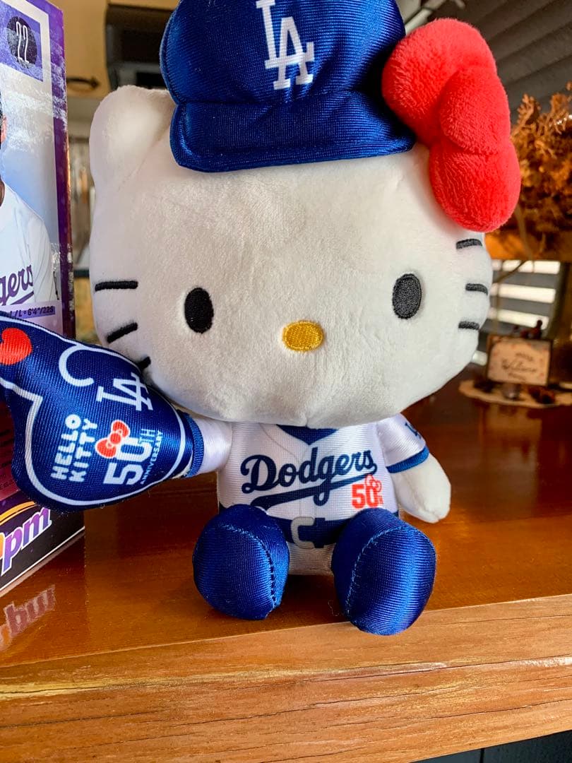 ハローキティとドジャースコラボぬいぐるみ クレイトン　カーショウ　ボブルヘッド