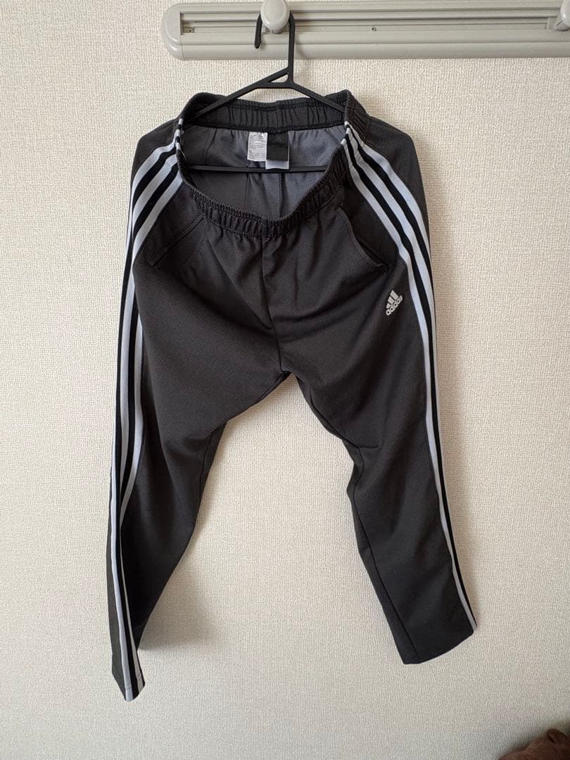 adidas デニム風ジャージ　セットアップ