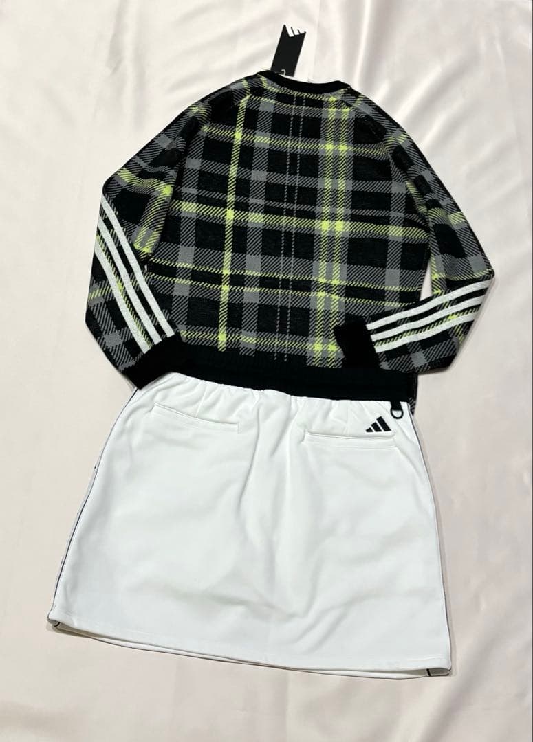 新品adidasゴルフ　タータンチェック柄 セーター　Bosロゴ入りスカート