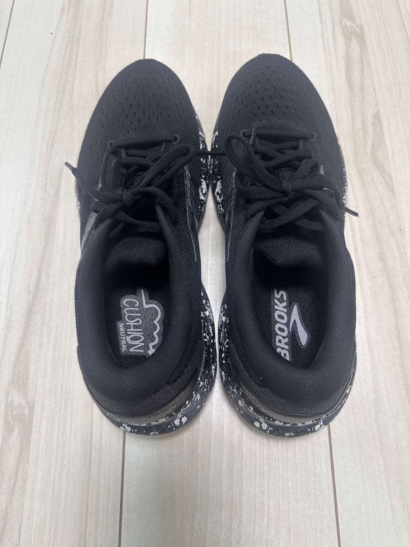【超美品】BROOKS ゴースト16 ブルックス ブラックカモ