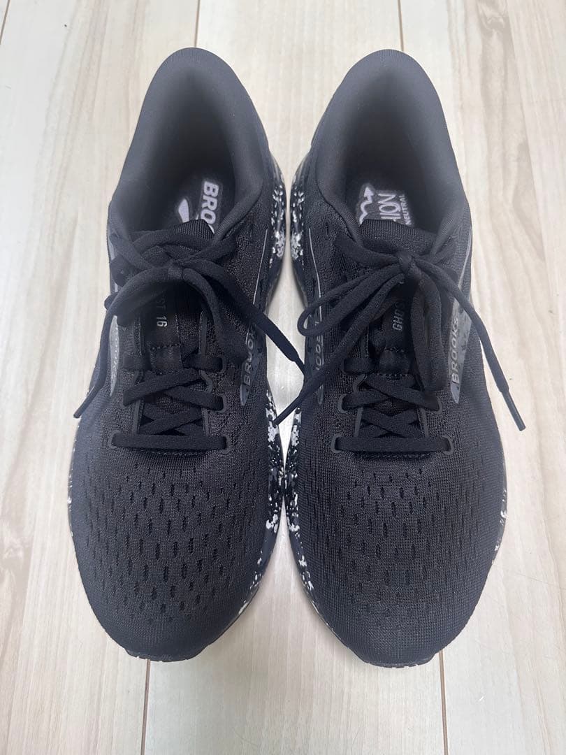 【超美品】BROOKS ゴースト16 ブルックス ブラックカモ