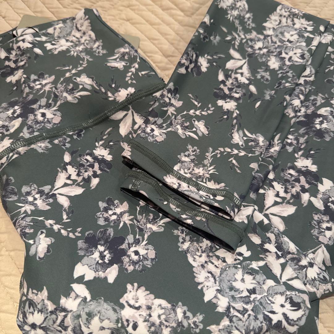 Juliet ジュリエ　フラワープリントハイウエストレギンス　新品タグ付き