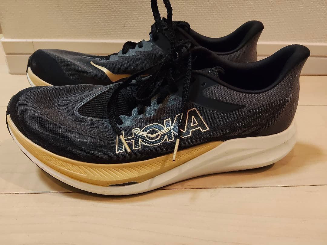 HOKA ロケットx3 ランニングシューズ ブラック/ゴールド 28.0㌢
