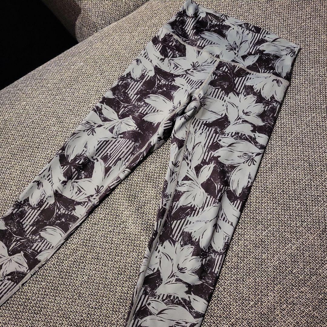 美品 SUKALA タンクトップ&レギンス セットアップ Sサイズ ヨガウェア