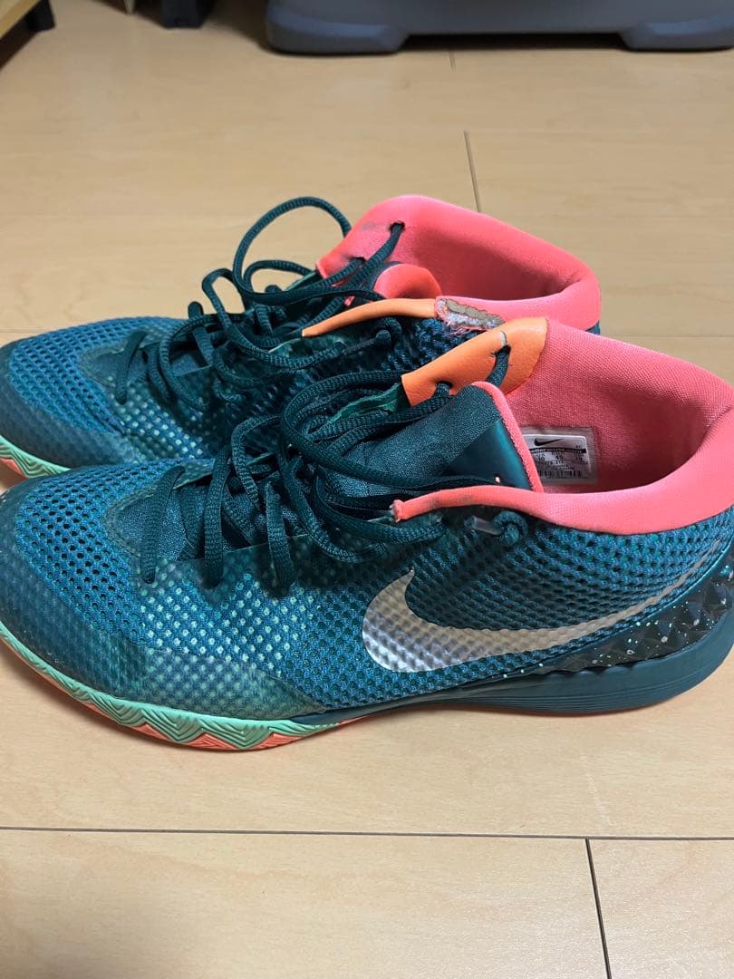 Nike Kyrie 1 バスケットボールシューズ