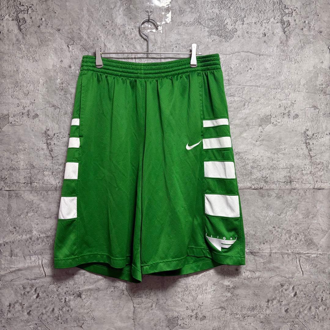 NIKE ナイキ　半ズボン　スポーツウェア　グリーン　人気カラー　古着　XL