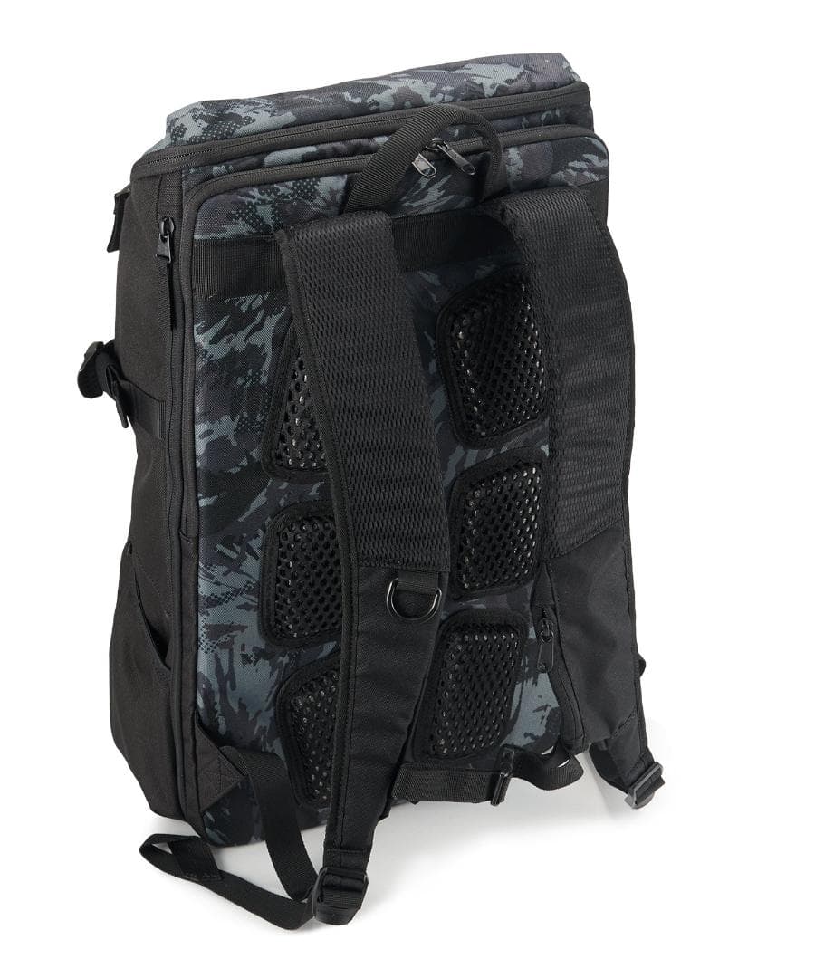 ◆アンダーアーマークール バックパック ◆30L◆ブラック・カモフラ◆4割引き◆