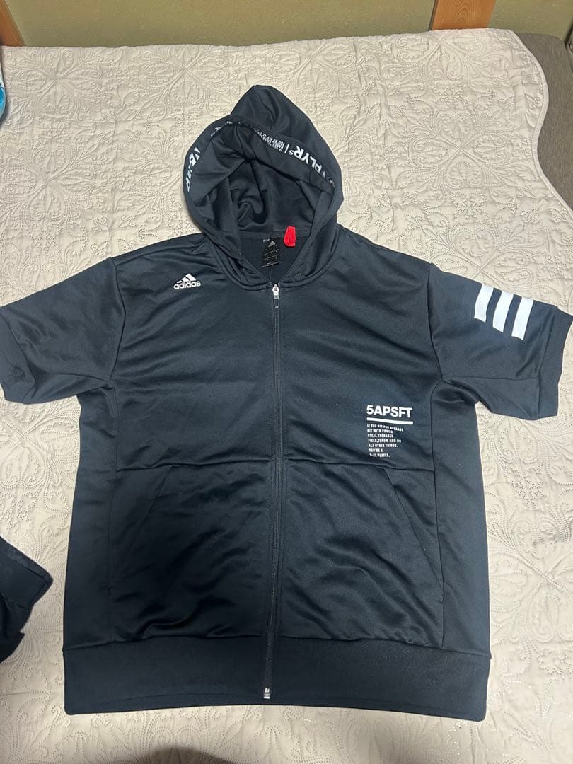 adidas フード付きジャージ上下セット ブラック　美品　xo o 野球